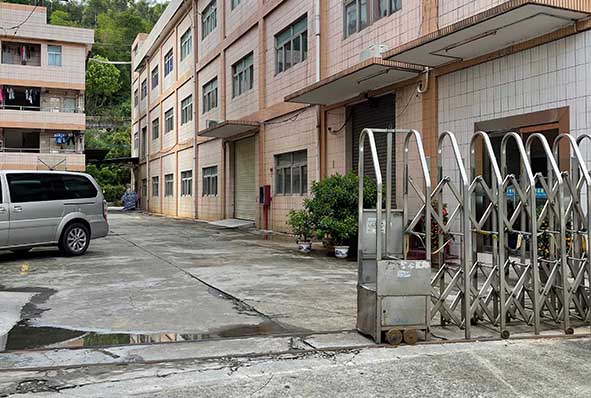 大门口.jpg